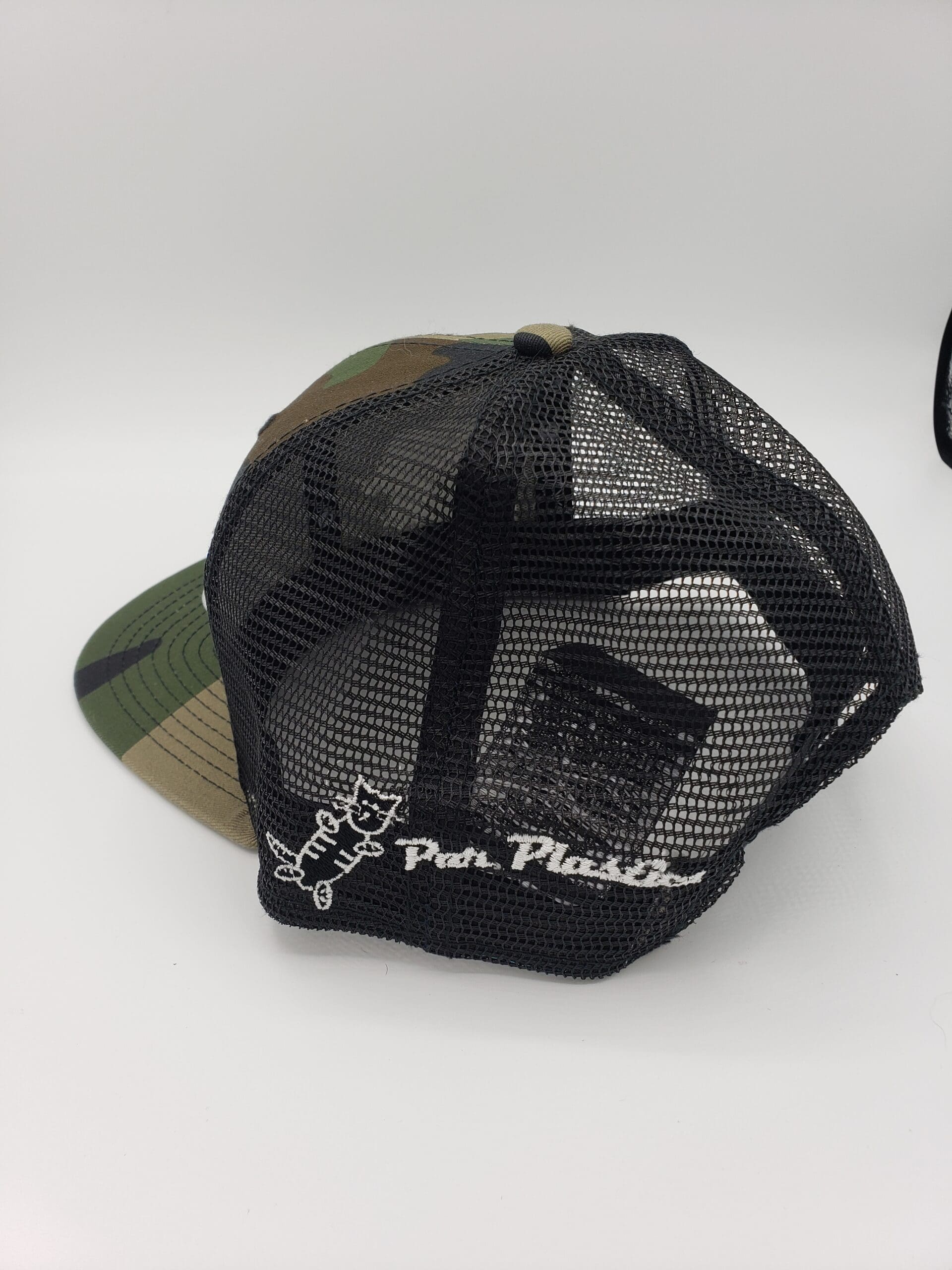 Par Plastics Snapback Trucker Cap disc golf disc detail view